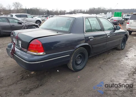2000 Ford Crown Victoria Police Interceptor from USA, damaged, VIN 2FAFP71W2YX107183
